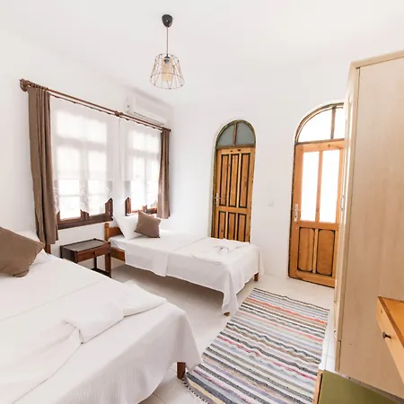 Pensiune Old Kalamaki 4*