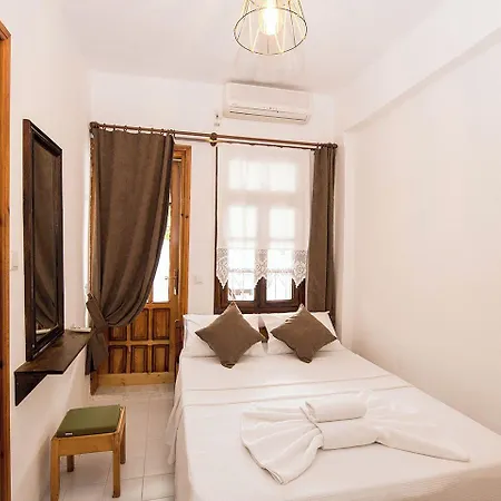 Old Kalamaki Penzion 3*