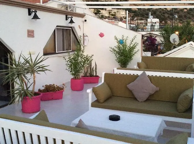 Old Kalamaki بيت ضيافة 4*