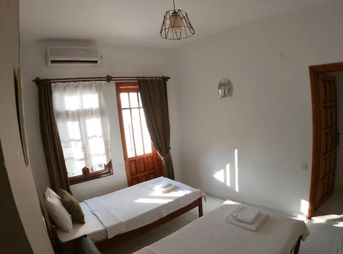 Old Kalamaki بيت ضيافة 4*