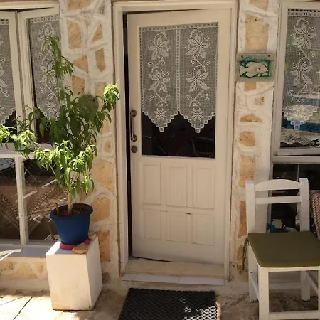 Πανσιόν Old Kalamaki 3*