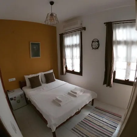 Old Kalamaki Guest house *
