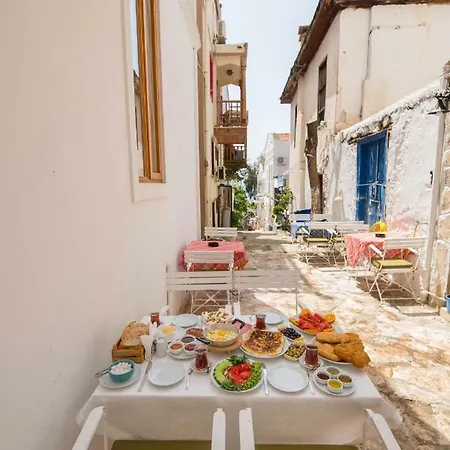 Πανσιόν Old Kalamaki 3*